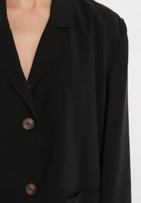 Born2be - Czarna Marynarka Oversize Pudełkowa z Kieszeniami z Modalu Mavelisse. Okazja: na co dzień. Kolor: czarny. Materiał: jeans. Styl: elegancki, casual