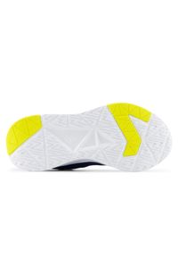 Buty dziecięce New Balance P57851R – granatowe. Kolor: niebieski. Materiał: guma, syntetyk, materiał. Szerokość cholewki: normalna. Sport: bieganie #4