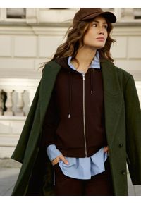 Reserved - Oversizowa bluza - ciemnobrązowy. Kolor: brązowy. Materiał: dzianina. Wzór: gładki #1