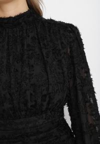 Born2be - Czarna Rozkloszowana Sukienka Koronkowa Mini Alatalo. Kolor: czarny. Materiał: koronka. Długość: mini