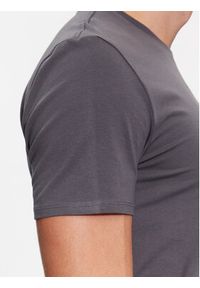 Guess T-Shirt M2YI24 J1314 Szary Slim Fit. Kolor: szary. Materiał: bawełna