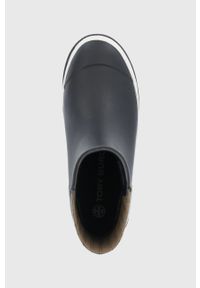 Tory Burch Kalosze damskie kolor czarny. Nosek buta: okrągły. Kolor: czarny. Materiał: guma. Obcas: na platformie #2