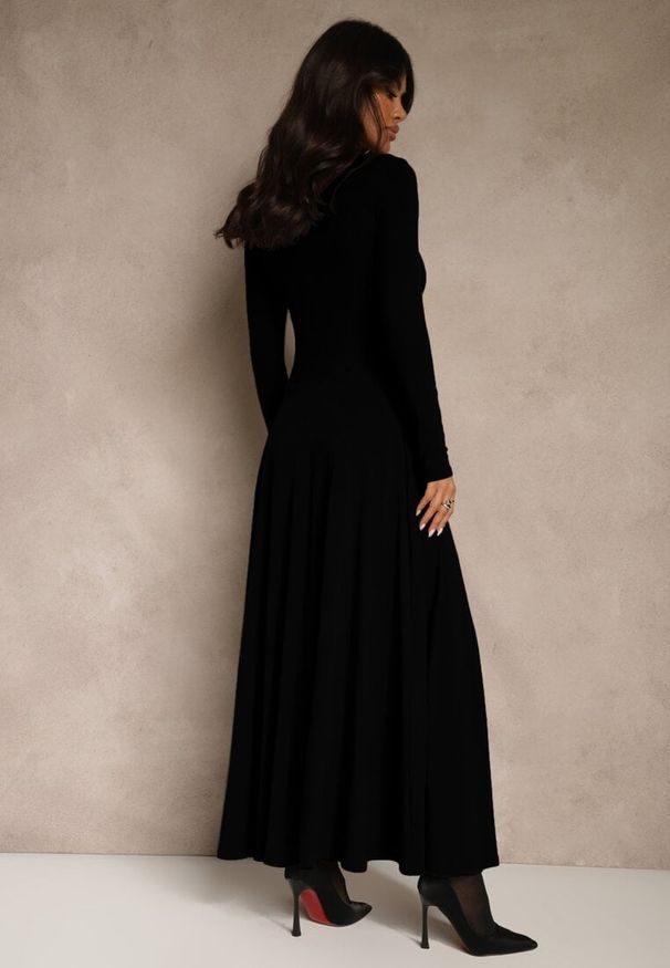 Renee - Czarna Rozkloszowana Sukienka z Bawełny Tusmala. Okazja: na co dzień. Kolor: czarny. Materiał: bawełna. Typ sukienki: proste. Styl: casual, elegancki