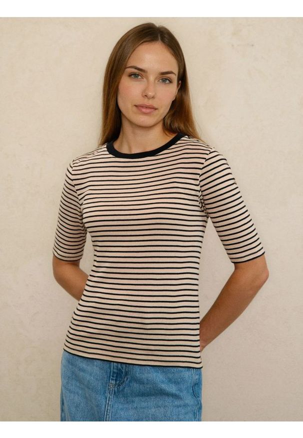 Sinsay - Bawełniana koszulka w paski - kremowy. Kolor: kremowy. Materiał: bawełna. Wzór: paski