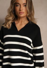 Renee - Czarno-Biały Sweter w Paski z Dekoltem w Serek z Kołnierzykiem Ralinavia. Okazja: na co dzień. Typ kołnierza: dekolt w serek. Kolor: czarny. Materiał: jeans. Długość rękawa: długi rękaw. Długość: długie. Wzór: paski. Styl: casual, klasyczny #5