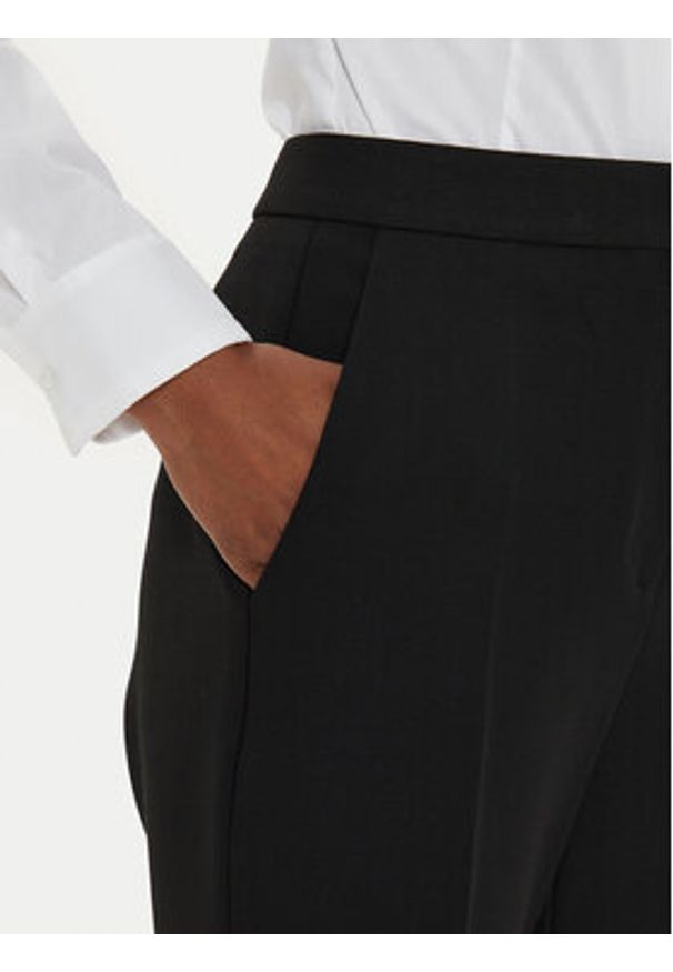 BOSS - Boss Spodnie materiałowe Tubeka4 50518874 Czarny Slim Fit. Kolor: czarny. Materiał: wiskoza