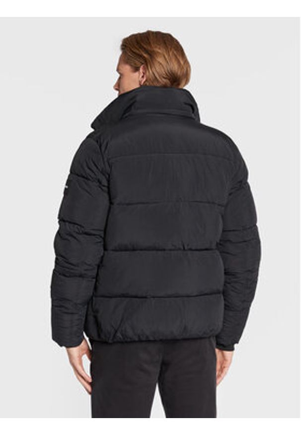 Calvin Klein Kurtka zimowa K10K110336 Czarny Regular Fit. Kolor: czarny. Materiał: syntetyk. Sezon: zima