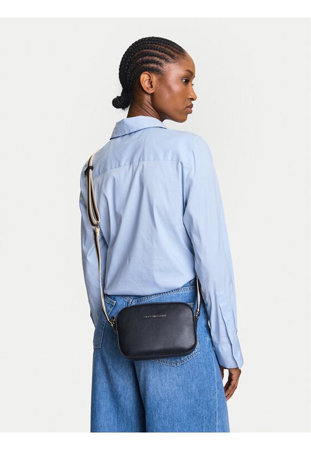 TOMMY HILFIGER - Tommy Hilfiger Torebka AW0AW17450 Granatowy. Kolor: niebieski. Materiał: skórzane