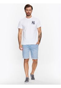 47 Brand T-Shirt New York Yankees World Series Backer '47 Echo Tee Biały Regular Fit. Kolor: biały. Materiał: bawełna