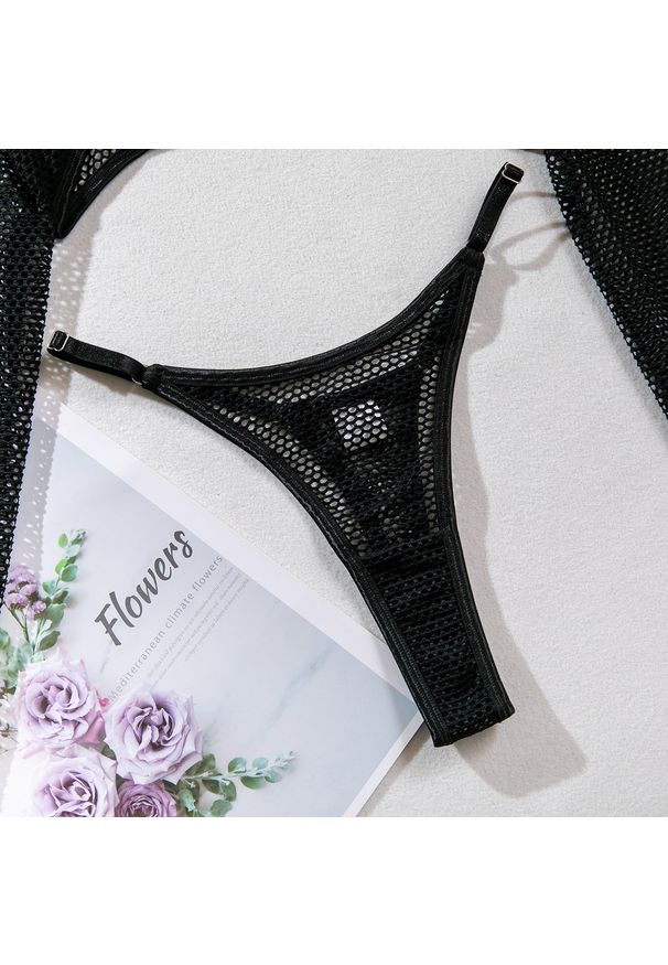 Intica - Komplet bieliźniany z narzutką i crop topem siateczkowy na wieczór Jorien. Kolor: czarny. Materiał: tkanina