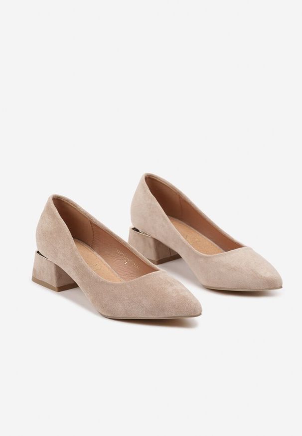 Born2be - Ciemnobeżowe Czółenka na Obcasie ze Skórzaną Wkładką ze Szpiczastym Noskiem Tialitha. Okazja: na spotkanie biznesowe. Nosek buta: szpiczasty. Kolor: beżowy. Materiał: skóra. Obcas: na obcasie. Styl: biznesowy, klasyczny. Wysokość obcasa: średni