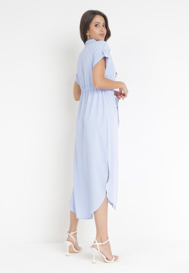 Born2be - Niebieska Koszulowa Sukienka z Wiązaniem w Pasie Maudelles. Kolor: niebieski. Typ sukienki: koszulowe