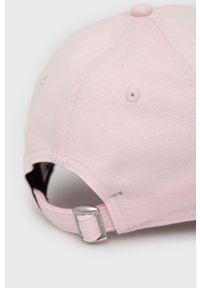 New Era czapka bawełniana kolor różowy z aplikacją. Kolor: różowy. Materiał: bawełna. Wzór: aplikacja