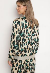 Born2be - Beżowo-Zielona Kurtka Bomberka w Panterkę ze Ściągaczami Irira. Okazja: na co dzień, na spacer. Kolor: beżowy. Materiał: jeans. Długość rękawa: długi rękaw. Długość: długie. Wzór: motyw zwierzęcy. Styl: casual, elegancki #7