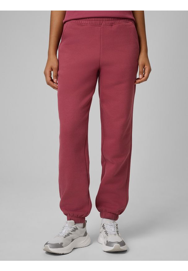 4f - 4F Spodnie dresowe joggery damskie - burgundowe XS. Kolor: czerwony. Materiał: dresówka