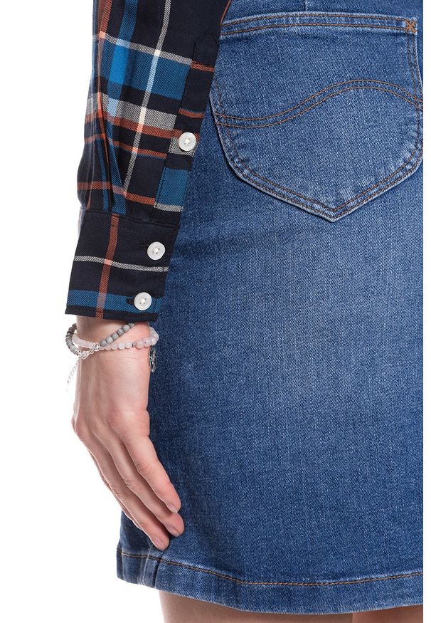 Wrangler - KOSZULA DAMSKA WRANGLER LS SHIRT GLOW ORANGE W5241OR48. Materiał: sztruks, tkanina, jeans, bawełna, materiał, włókno. Długość rękawa: długi rękaw. Długość: długie. Wzór: kratka. Sezon: lato