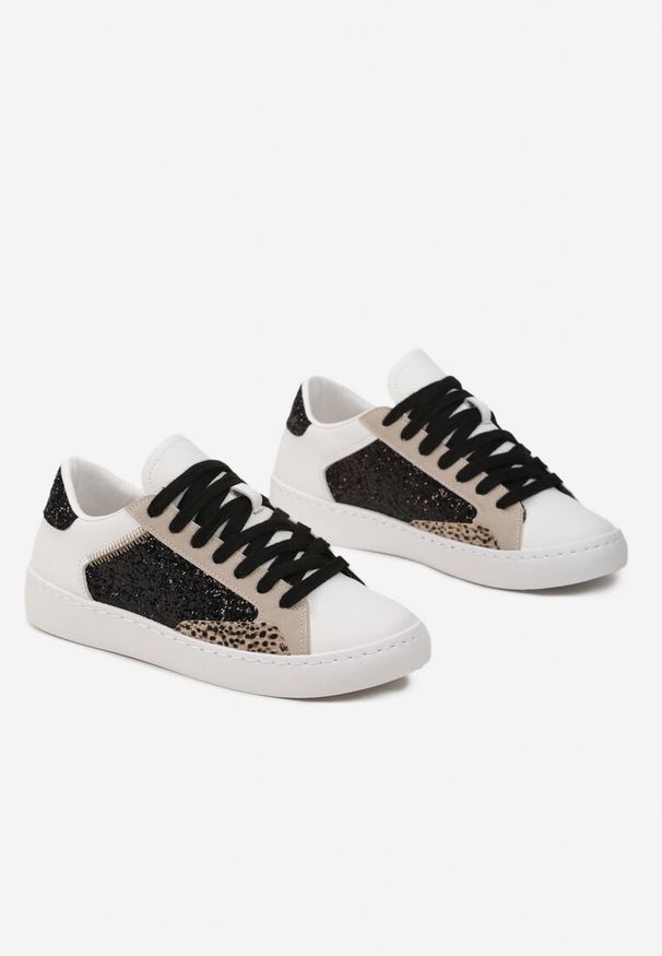 Renee - Biało-Czarne Sneakersy na Płaskiej Podeszwie z Ozdobnymi Wstawkami i Brokatem Jivina. Kolor: biały. Wzór: kolorowy. Obcas: na płaskiej podeszwie