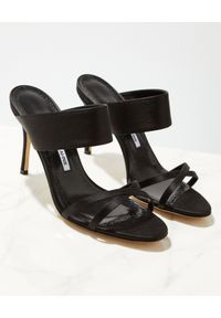 MANOLO BLAHNIK - Czarne sandały na szpilce Gueypla. Zapięcie: pasek. Kolor: czarny. Materiał: materiał. Wzór: paski. Obcas: na szpilce #6