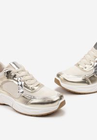 Born2be - Beżowo-Złote Sneakersy z Metaliczną Lamówką Ovanaia. Nosek buta: okrągły. Zapięcie: sznurówki. Kolor: beżowy. Materiał: materiał. Obcas: na obcasie. Wysokość obcasa: niski #4