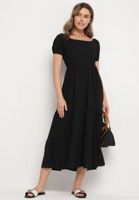 Born2be - Czarna Rozkloszowana Sukienka z Dekoltem Typu Hiszpanka z Marszczeniem Lumorice. Okazja: na co dzień. Typ kołnierza: dekolt hiszpanka. Kolor: czarny. Styl: elegancki, casual #5