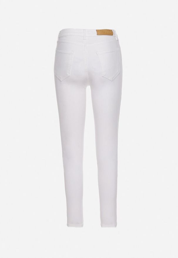 Born2be - Białe Jeansy Bawełniane o Fasonie Skinny Larnfe. Kolor: biały. Styl: elegancki