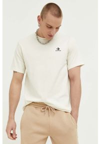 Converse t-shirt bawełniany kolor beżowy z aplikacją. Kolor: beżowy. Materiał: bawełna. Długość rękawa: krótki rękaw. Długość: krótkie. Wzór: aplikacja. Styl: klasyczny #6