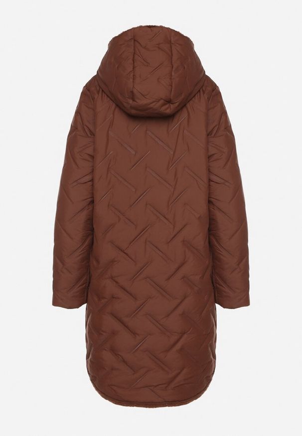 Born2be - Brązowa Długa Kurtka Dwustronna z Pikowanymi Przeszyciami i Kapturem Olidia. Okazja: na spacer, na co dzień. Kolor: brązowy. Materiał: dzianina, jeans, futro, poliester. Długość: długie. Styl: casual, elegancki