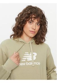 New Balance Bluza Essentials Stacked Logo Hoodie WT31533 Zielony Regular Fit. Kolor: zielony. Materiał: syntetyk