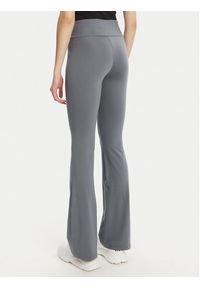 Guess Spodnie dresowe V5RB15 KCD02 Szary Regular Fit. Kolor: szary. Materiał: syntetyk #4