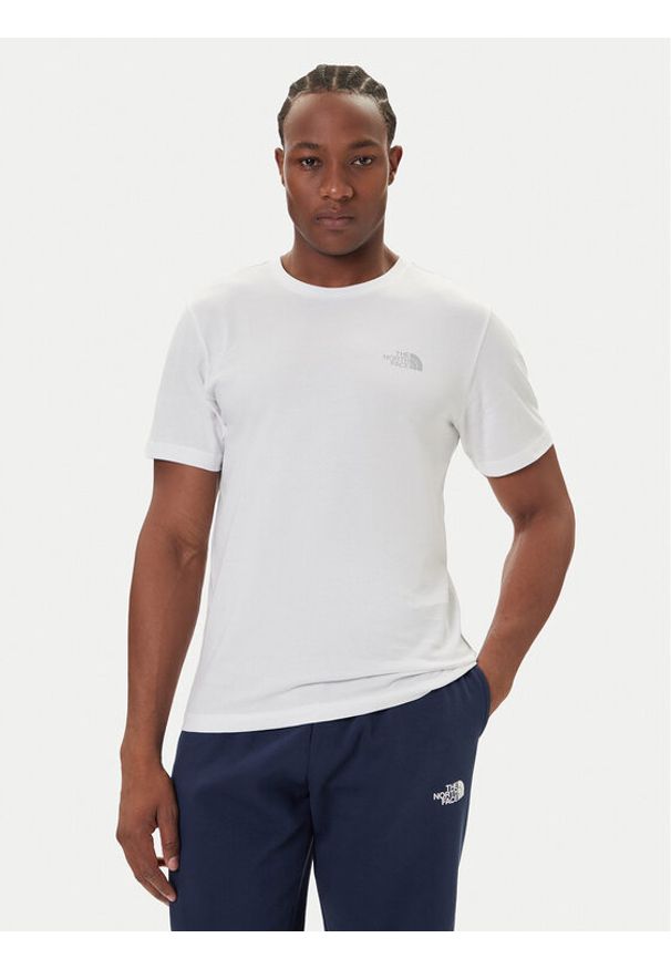 The North Face T-Shirt NSE Box NF0A8C4V Biały Regular Fit. Kolor: biały. Materiał: bawełna