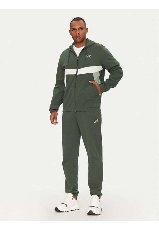 EA7 Emporio Armani Dres 7M000283 AF12660 U8109 Granatowy Regular Fit. Kolor: niebieski. Materiał: syntetyk