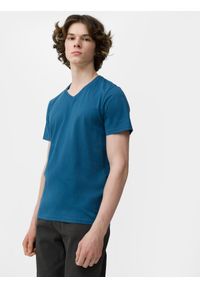 4f - T-shirt regular gładki męski. Typ kołnierza: dekolt w serek. Kolor: niebieski. Materiał: bawełna. Wzór: gładki