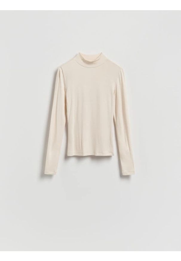 Reserved - Longsleeve z wiskozą - kremowy. Kolor: kremowy. Materiał: wiskoza. Długość rękawa: długi rękaw