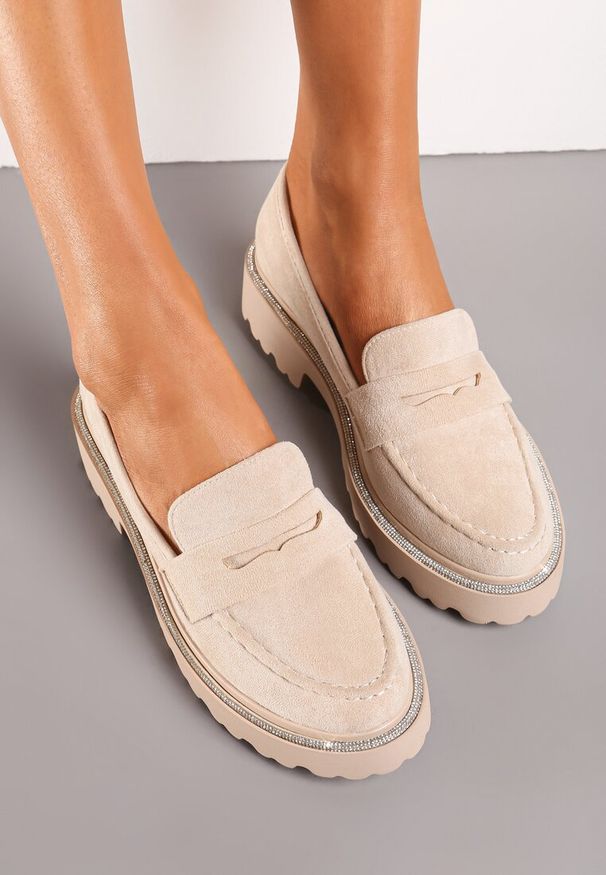 Born2be - Beżowe Mokasyny na Grubej Podeszwie Ozdobione Cyrkoniami Jurisa. Kolor: beżowy. Materiał: jeans. Wzór: aplikacja. Styl: elegancki, klasyczny