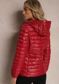 Renee - Bordowa Pikowana Kurtka z Odpinanym Kapturem Telianna. Kolor: czerwony. Styl: elegancki