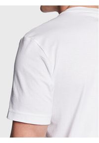 Calvin Klein Jeans T-Shirt J30J322875 Biały Regular Fit. Kolor: biały. Materiał: bawełna