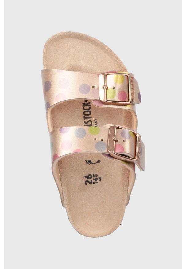 Birkenstock klapki dziecięce kolor beżowy. Kolor: beżowy. Materiał: skóra, materiał, nubuk