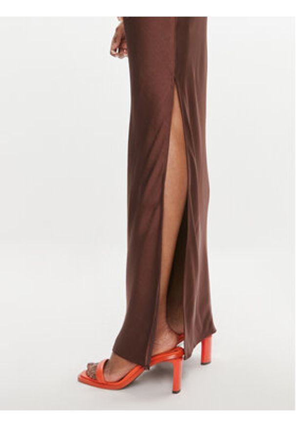 Samsoe & Samsoe - Samsøe Samsøe Sukienka codzienna Sunna F23100173 Brązowy Regular Fit. Okazja: na co dzień. Kolor: brązowy. Materiał: syntetyk. Typ sukienki: proste. Styl: casual