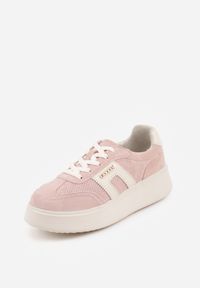 Born2be - Różowe Skórzane Sneakersy na Grubej Podeszwie Zdobione Drobną Perforacją Serinatea. Okazja: na co dzień. Kolor: różowy. Materiał: skóra. Wzór: aplikacja #9