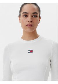 Tommy Jeans Sukienka codzienna Badge DW0DW20666 Biały Slim Fit. Okazja: na co dzień. Kolor: biały. Materiał: bawełna. Typ sukienki: proste. Styl: casual #3