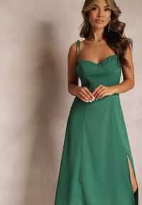 Renee - Zielona Rozkloszowana Sukienka Midi z Rozcięciem na Ramiączkach Josine. Kolor: zielony. Długość rękawa: na ramiączkach. Wzór: aplikacja. Długość: midi #3