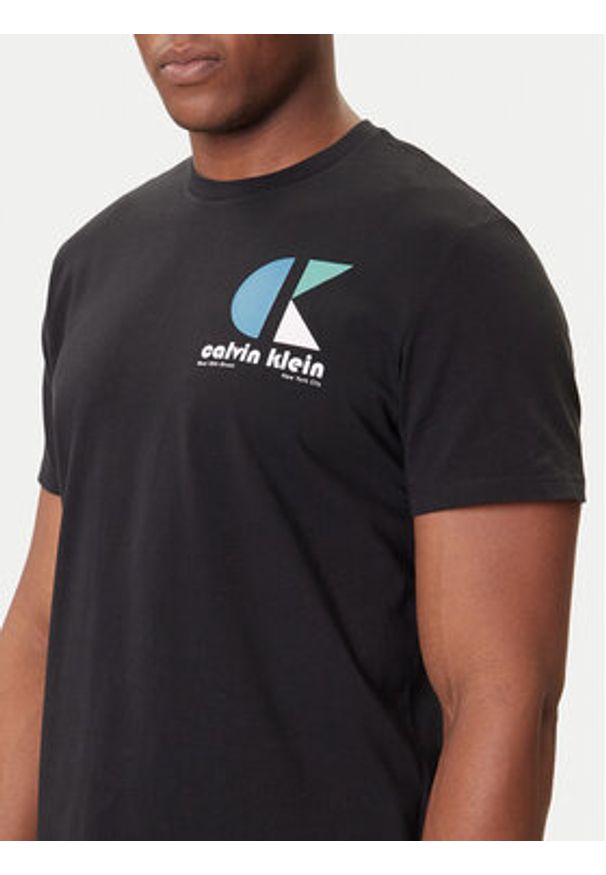 Calvin Klein Jeans T-Shirt Bauhaus Logo LV04RC827G Czarny Regular Fit. Kolor: czarny. Materiał: bawełna