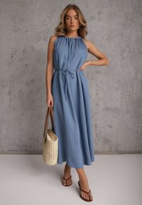 Renee - Niebieska Sukienka Bez Rękawów z Wiskozy z Ozdobnym Dekoltem i Wiązaniem w Talii Azeira. Okazja: na co dzień. Kolekcja: plus size. Kolor: niebieski. Materiał: wiskoza. Długość rękawa: bez rękawów. Typ sukienki: dla puszystych. Styl: casual #4
