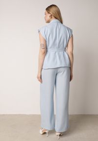Born2be - Niebieski Elegancki Komplet Garniturowy z Wiskozy Spodnie i Kamizelka z Paskiem Amwyn. Kolor: niebieski. Materiał: wiskoza #7