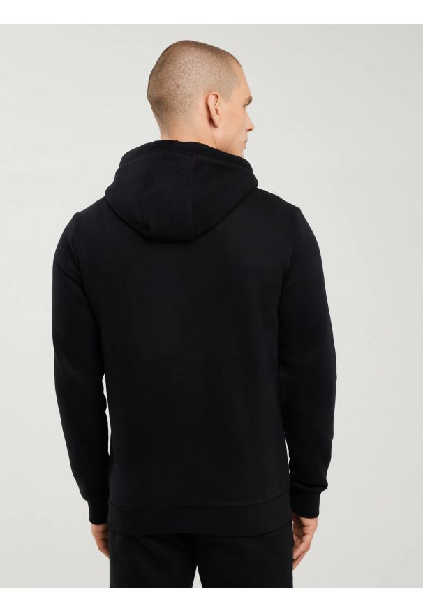 Big-Star - Bluza męska z kapturem czarna Ajron 906/ Kersyn 906. Okazja: na spacer. Typ kołnierza: kaptur. Kolor: czarny. Materiał: materiał, jeans, dresówka. Długość rękawa: długi rękaw. Długość: długie. Styl: elegancki, sportowy, wakacyjny