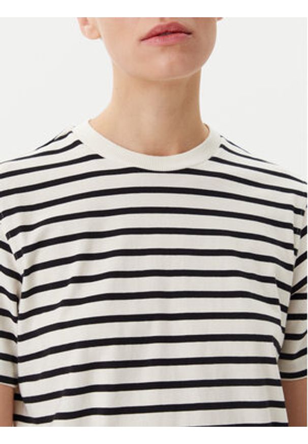only - ONLY T-Shirt Livina 15272227 Beżowy Regular Fit. Kolor: beżowy. Materiał: bawełna