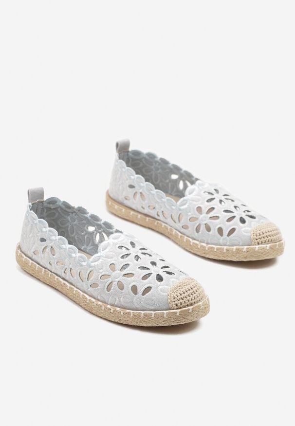 Born2be - Niebieskie Ażurowe Espadryle Vices z Plecionym Sznurkiem Arivila. Okazja: na co dzień. Nosek buta: okrągły. Kolor: niebieski. Wzór: ażurowy. Sezon: lato. Obcas: na płaskiej podeszwie. Styl: casual