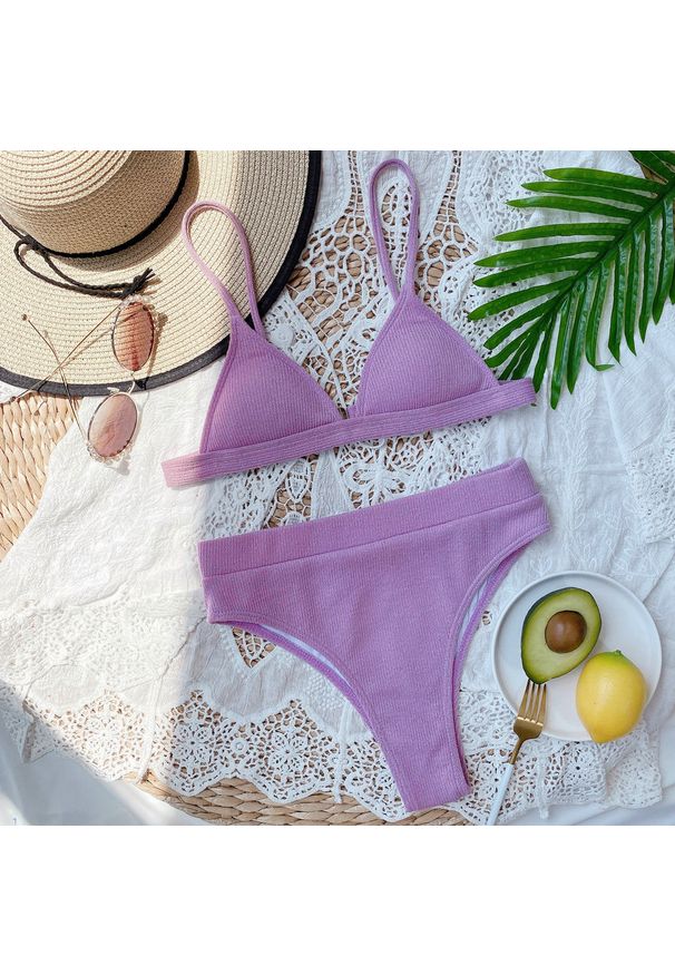 Intica - Bikini z figami regulowane na plażę Nellya. Kolor: fioletowy. Materiał: materiał. Wzór: aplikacja