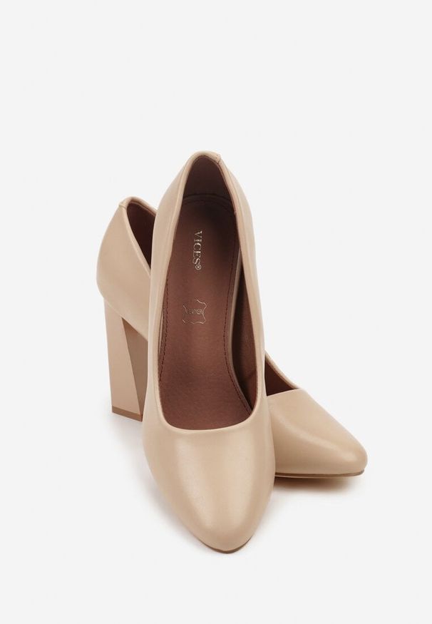 Born2be - Beżowe Czółenka Vices na Klockowym Obcasie z Wkładką ze Skóry Naturalnej Essenia. Okazja: na randkę. Kolor: beżowy. Materiał: skóra. Obcas: na obcasie. Wysokość obcasa: średni