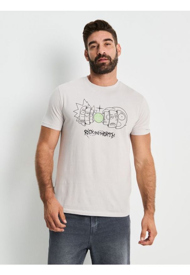 Sinsay - Koszulka z krótkim rękawem Rick & Morty - kremowy. Kolor: kremowy. Długość rękawa: krótki rękaw. Długość: krótkie